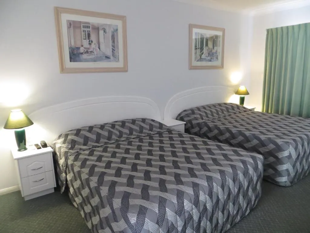 Heritage Lodge Motel Charters Towers