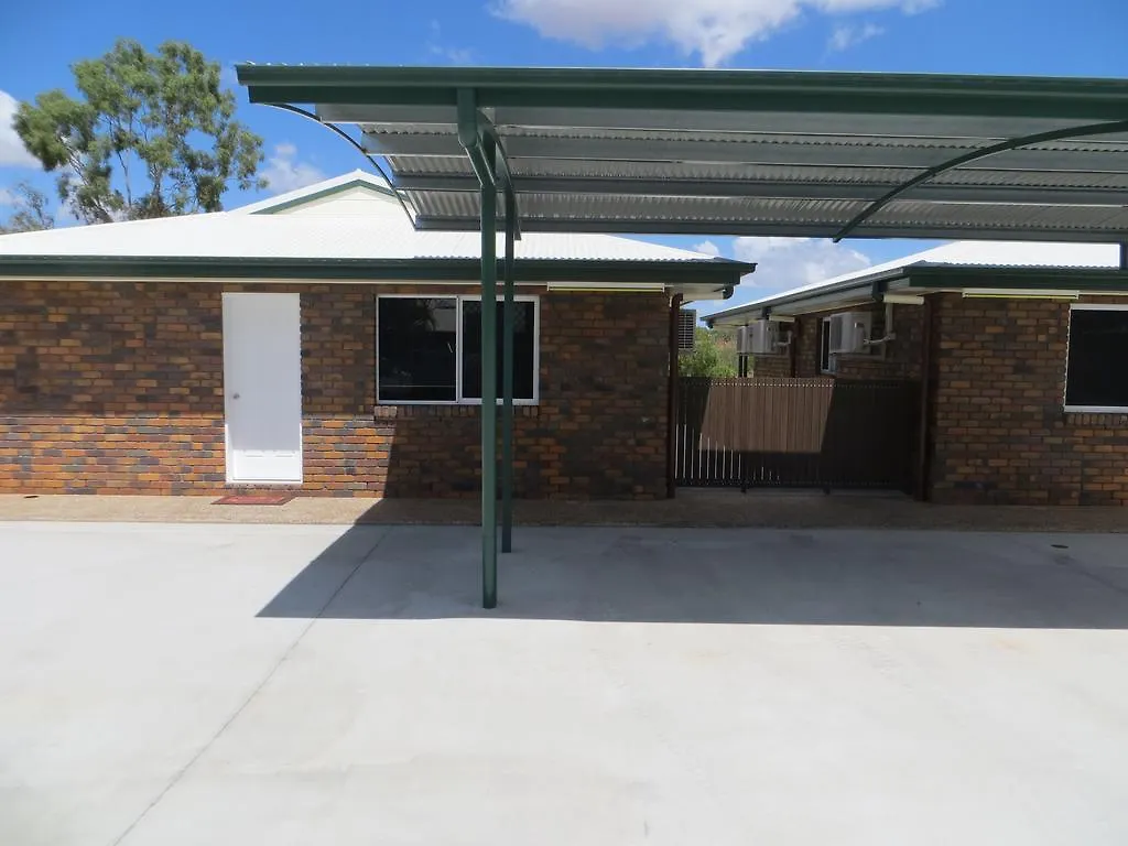 Heritage Lodge Motel Charters Towers 3*,