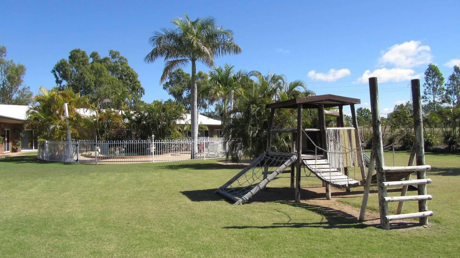 Heritage Lodge Motel Charters Towers Australia
